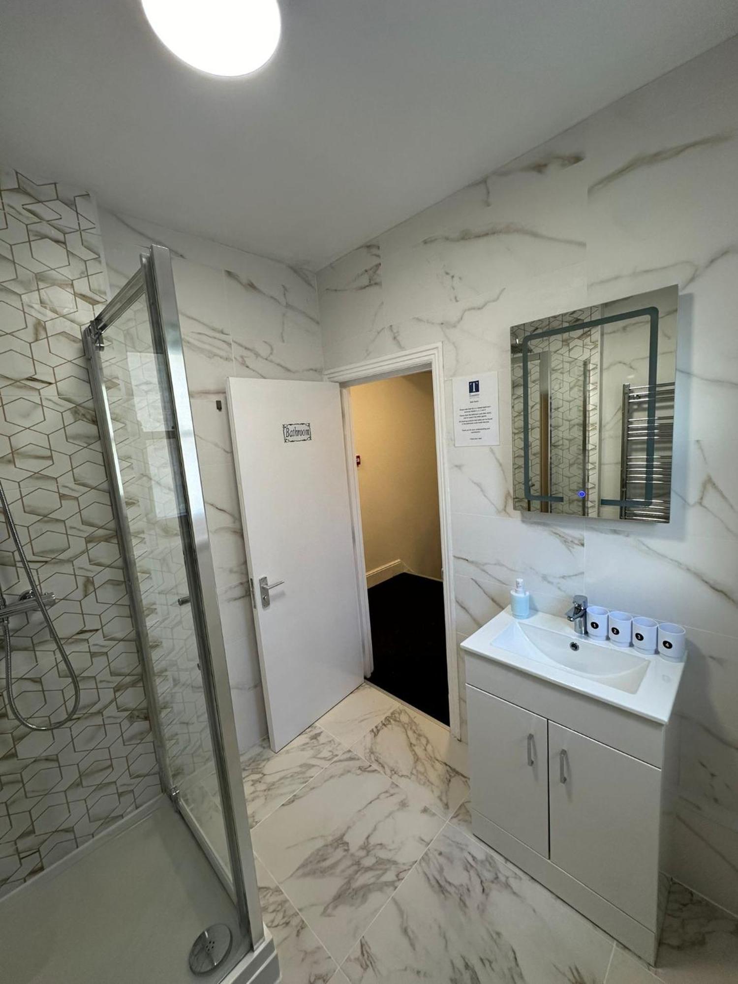 Cambridge Central Rooms - Tas Accommodations Екстериор снимка